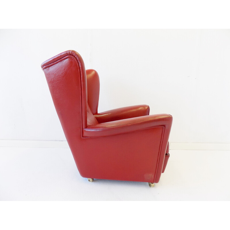 Vintage red leather armchair for HK Furniture Howard Keith