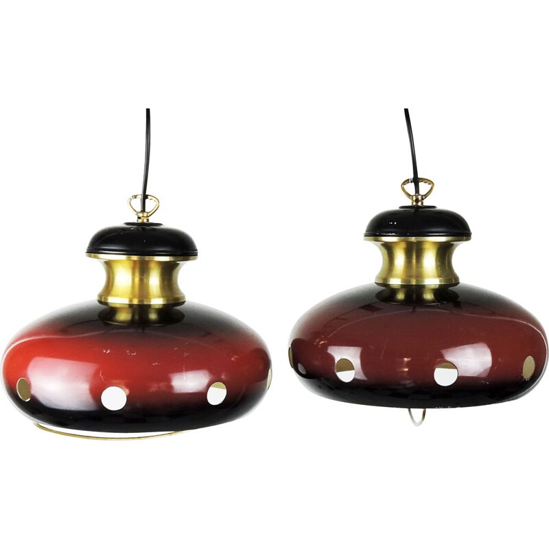 Paar rode en gouden space age hanglampen uit 1960.
