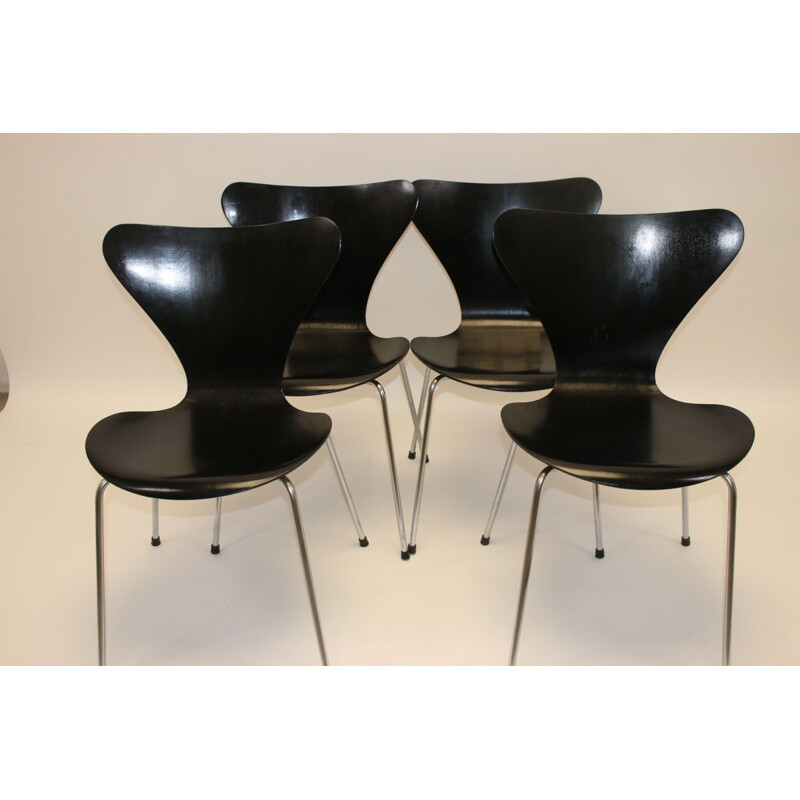 Set of 4 vintage butterfly chairs model 3107 Arne Jacobsen 