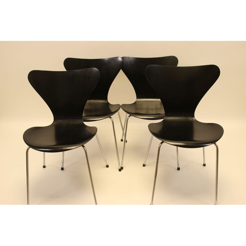 Set of 4 vintage butterfly chairs model 3107 Arne Jacobsen 