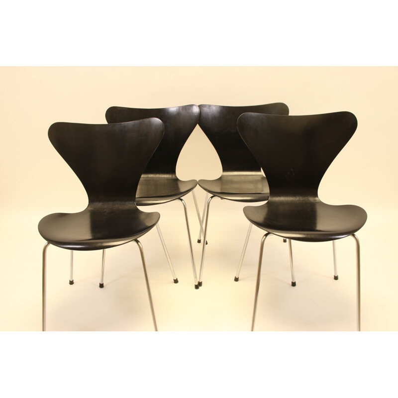 Set of 4 vintage butterfly chairs model 3107 Arne Jacobsen 