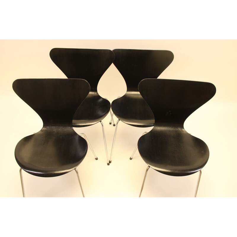 Set of 4 vintage butterfly chairs model 3107 Arne Jacobsen 