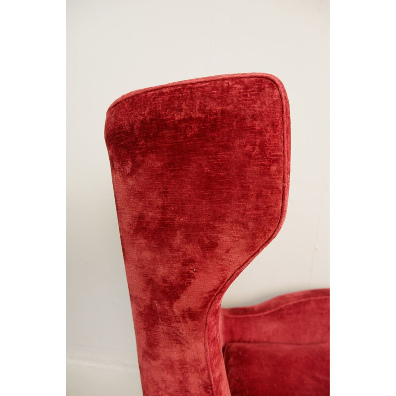 Grande poltrona de veludo vermelho vintage com costas altas italiana 1950