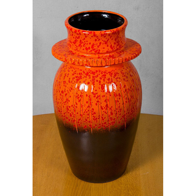 Grande vaso brutalista de 1970