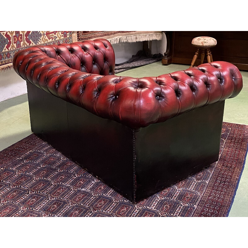 Vintage sofa 2-seater Chesterfield in red leather 1980