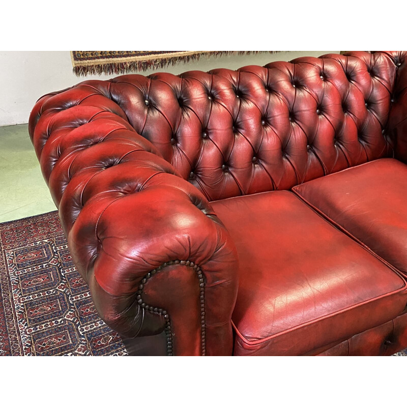 Vintage sofa 2-seater Chesterfield in red leather 1980