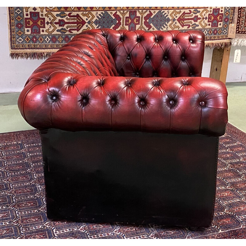 Vintage sofa 2-seater Chesterfield in red leather 1980