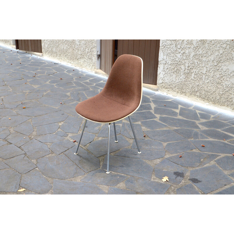 Vintage "DSX" chair by Charles and Ray Eames Herman Miller in fiberglass