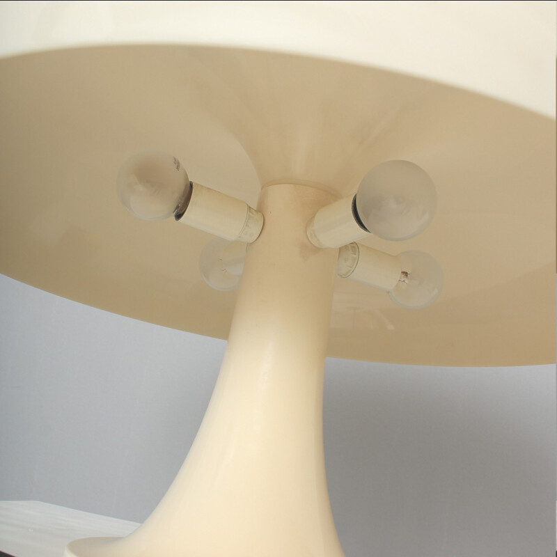 Artemide "Nesso" Italian table lamp in white plastic, Giancarlo MATTIOLI - 1960s