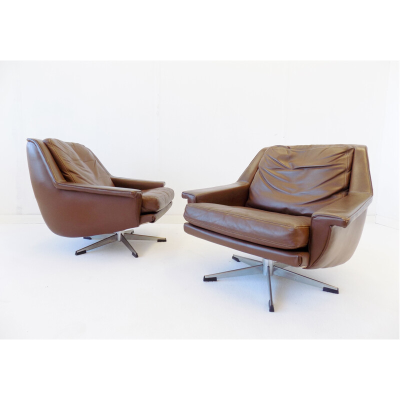 Pair of vintage brown leather armchairs, model ESA 802, by Werner Langenfeld