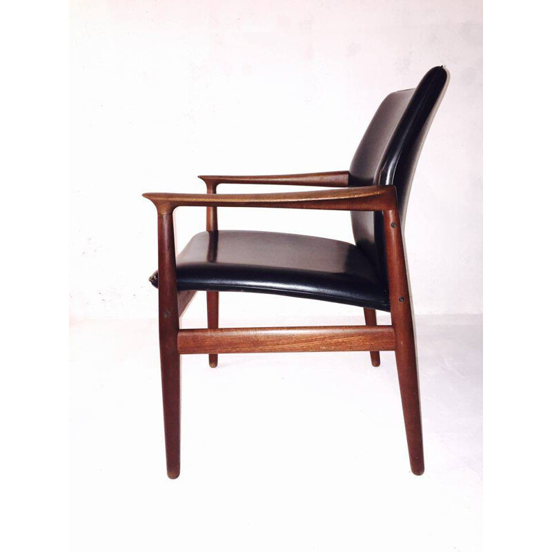 Pair of Scandinavian armchairs in teak and leather, Grete JALK - 1960s