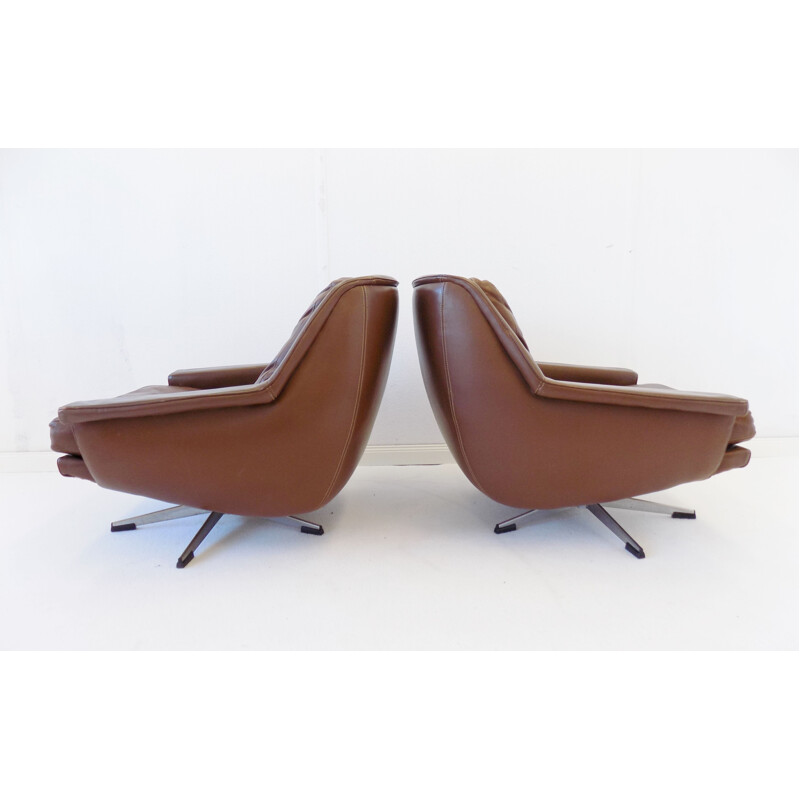 Pair of vintage brown leather armchairs, model ESA 802, by Werner Langenfeld