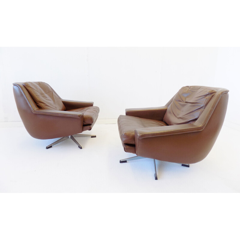 Pair of vintage brown leather armchairs, model ESA 802, by Werner Langenfeld