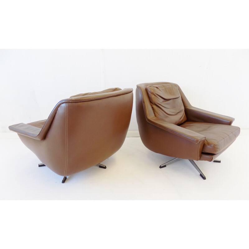 Pair of vintage brown leather armchairs, model ESA 802, by Werner Langenfeld