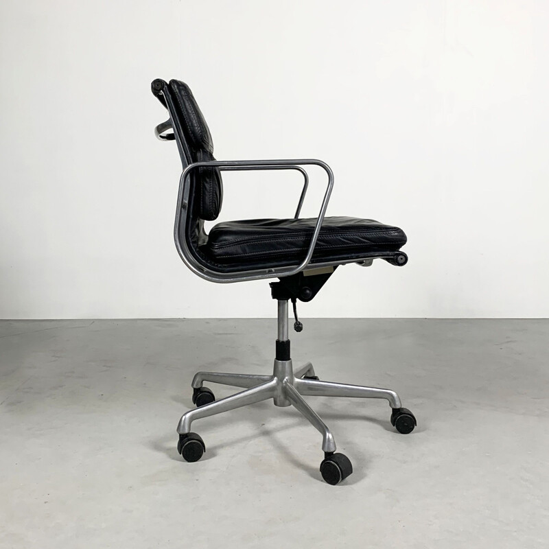 Vintage Desk Chair EA217 Soft Pad by Charles & Ray Eames for ICF, 1970s