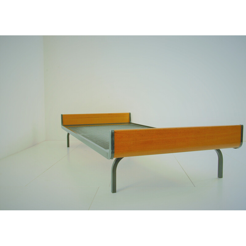 Mid Century Teak Daybed  Bed by Friso Kramer industrial 1970s