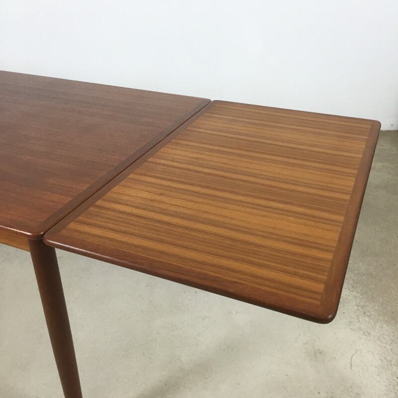 Tavolo da pranzo vintage scandinavo con allunghe in teak di Willy Sigh per H. Sigh and Sons, Danimarca 1960