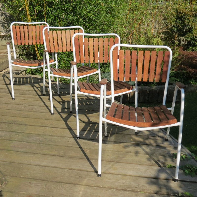 Table et 4 chaises empilables en teck du jardin Daneline 1960 