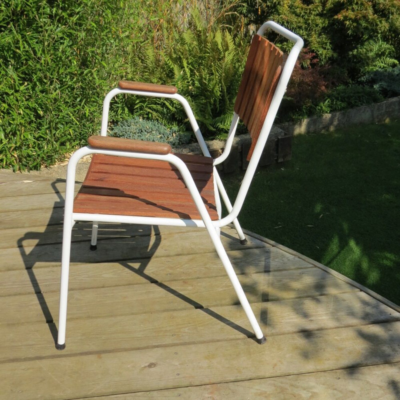Table et 4 chaises empilables en teck du jardin Daneline 1960 