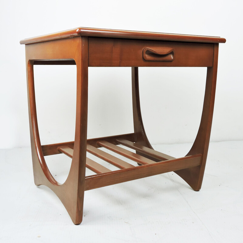 Table d'appoint vintage en teck  avec porte-magazines pour G-Plan Royaume-Uni, 1960