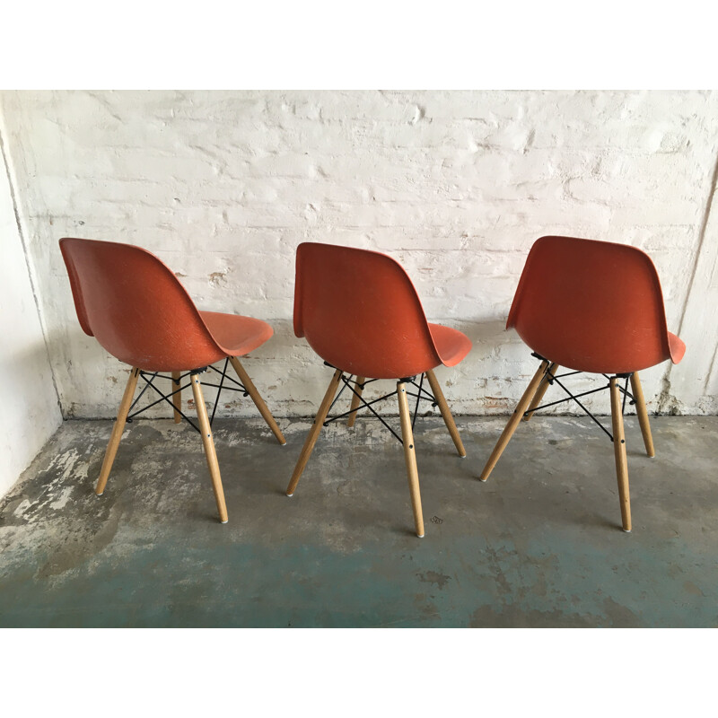 Conjunto de 6 cadeiras DSW laranja vintage de Charles
