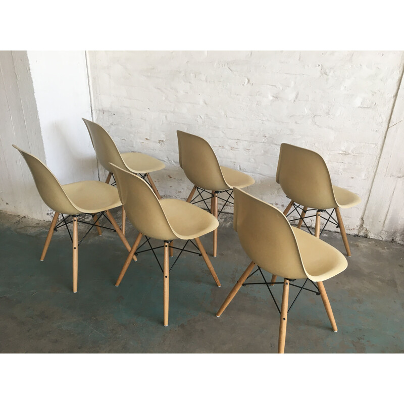 Set of 6 vintage dining chairs cream DSW  by Charles & Ray Eames