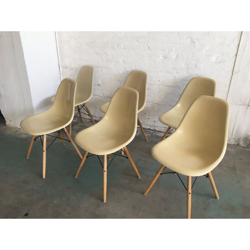 Set of 6 vintage dining chairs cream DSW  by Charles & Ray Eames