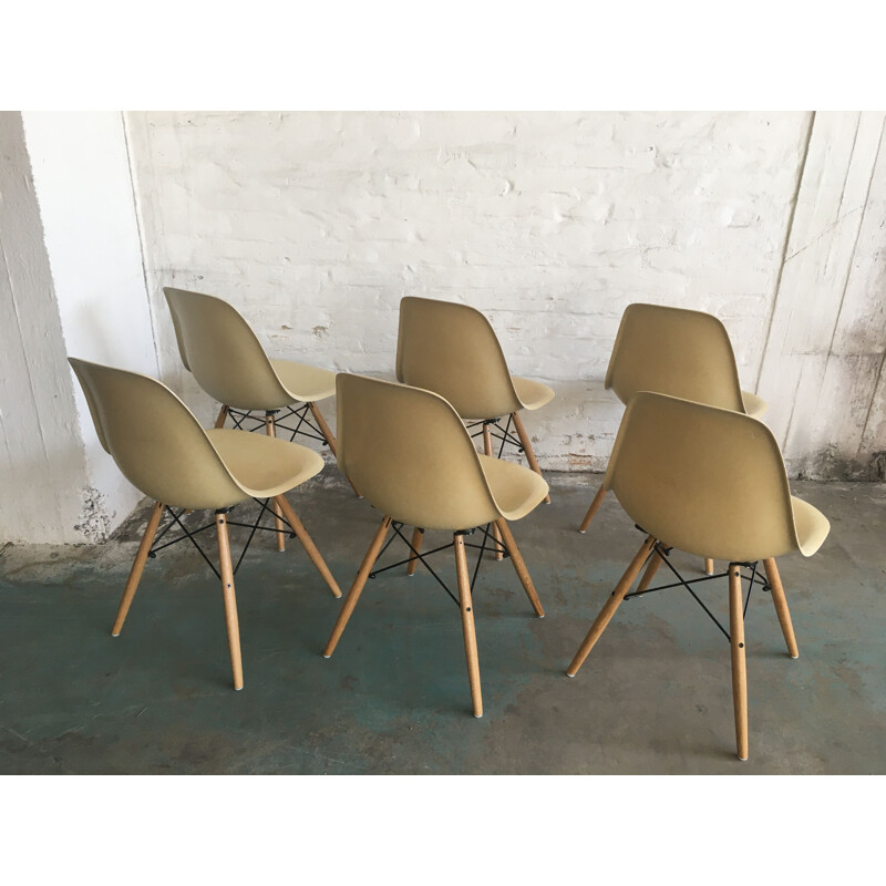 Set of 6 vintage dining chairs cream DSW  by Charles & Ray Eames