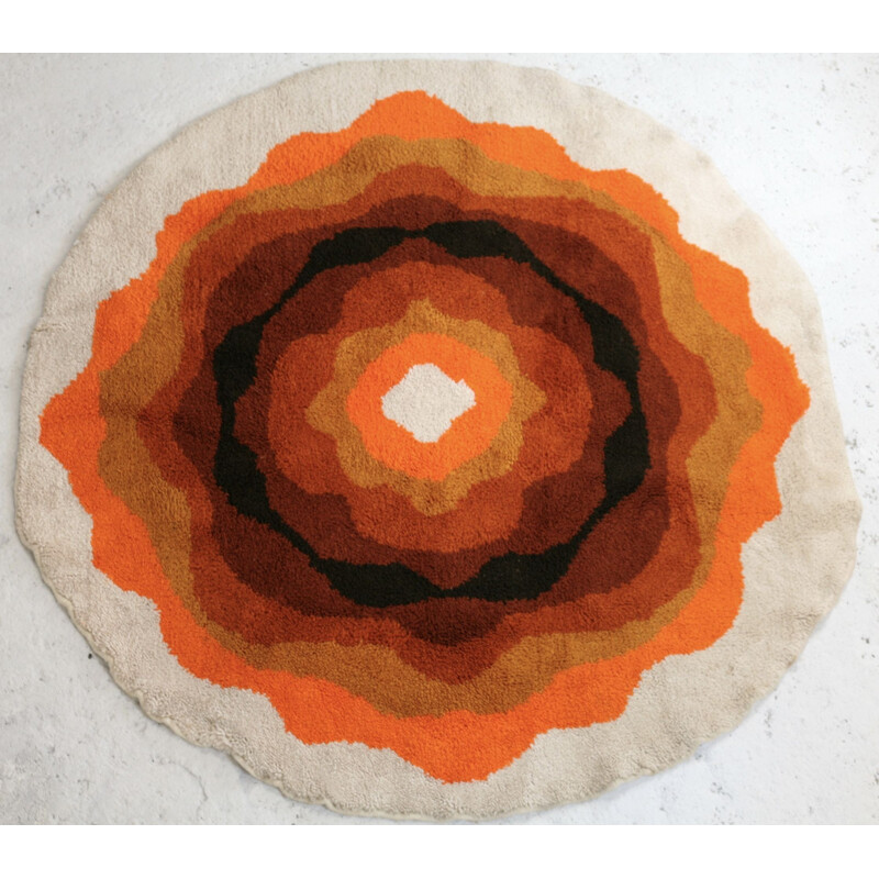 Vintage 'kinetic' carpet, wool 1970