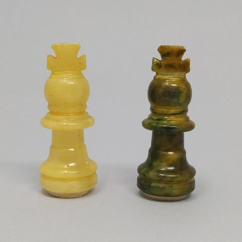 Jeu d'échecs vintage en marbre vert et beige fait à la main Italie 1960