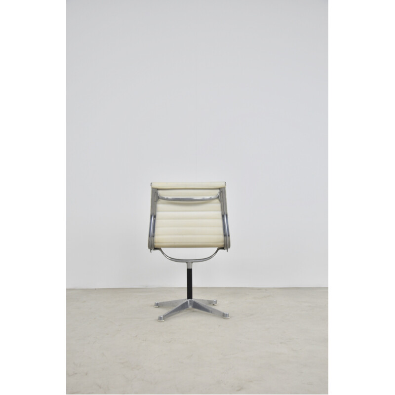 Vintage White Office Armchair by Charles &Ray Eames for Herman Miller 1970s