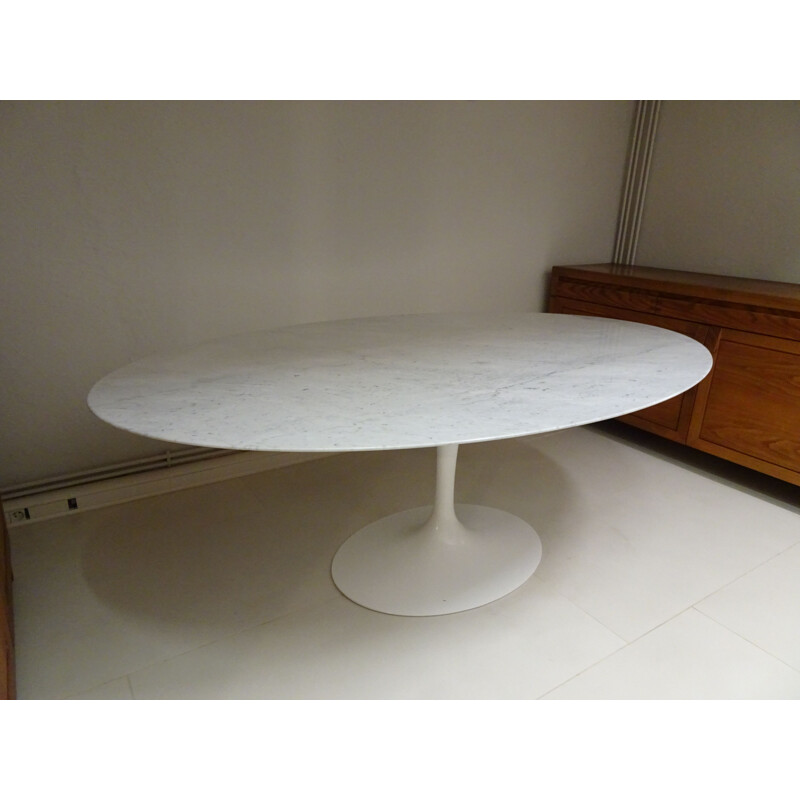 Vintage oval knoll saarinen marble table 