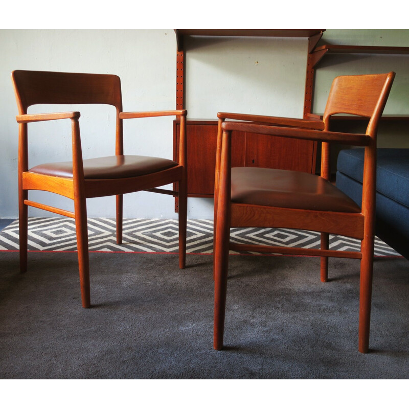 Paire de fauteuils vintage en teck et cuir sculpté Danemark 1960