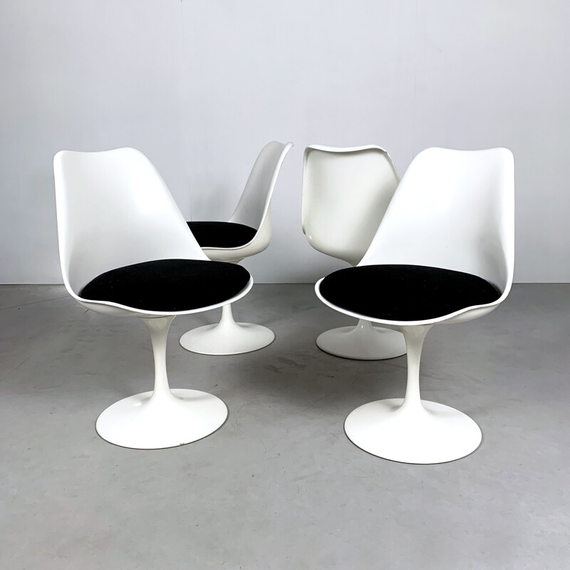 4 vintage Swivel Tulip Dining Chairs by Eero Saarinen for Knoll, 1970s