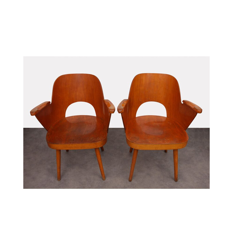 Pair of vintage armchairs by Lubomir Hofmann for Ton, 1960