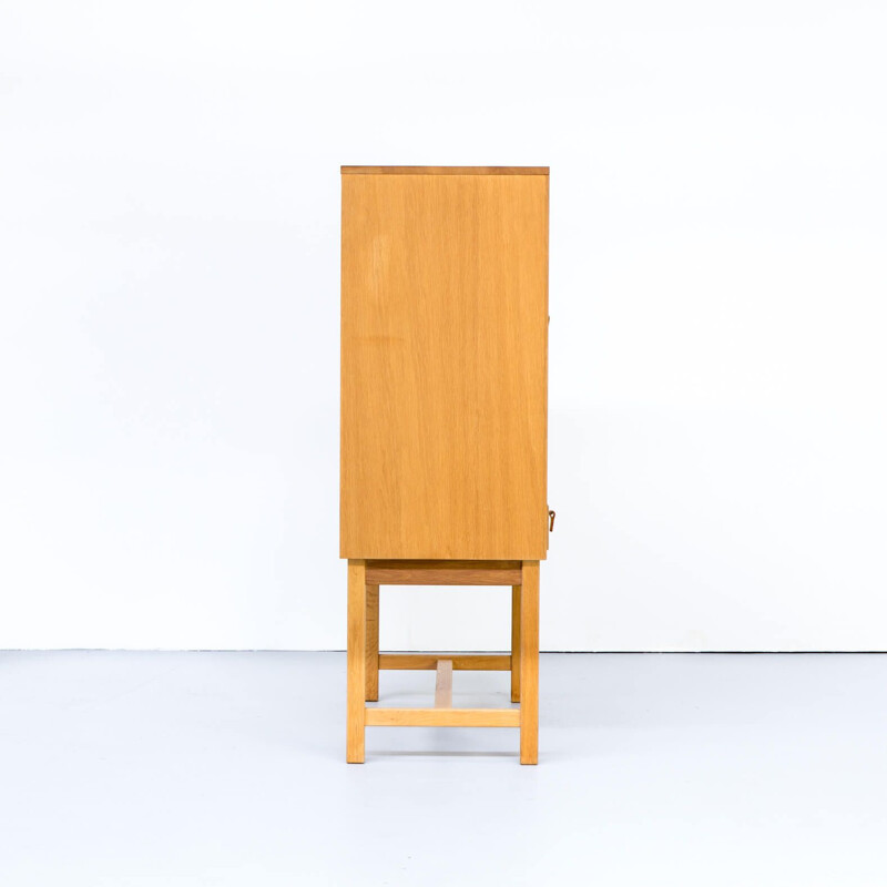 Armoire vintage à 2 portes pour KP Mobler Kurt Østervig 1970