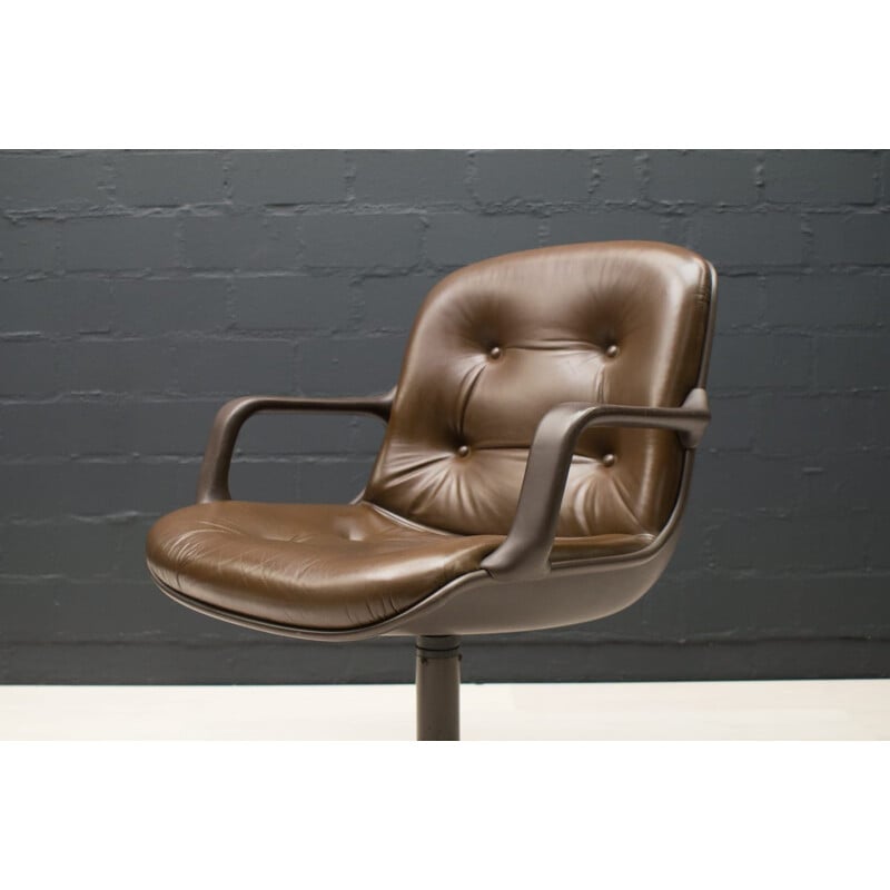 Paire de fauteuils de bureau vintage en cuir par Charles Pollock pour Comforto 1960