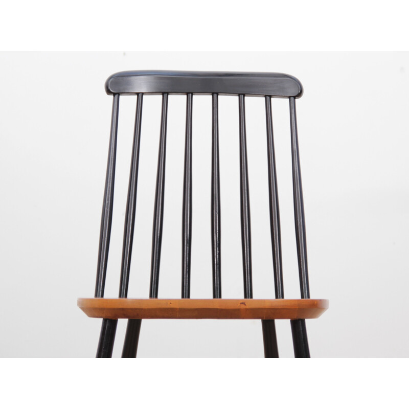 Suite de 6 chaises vintage Nesto en être teinté noir