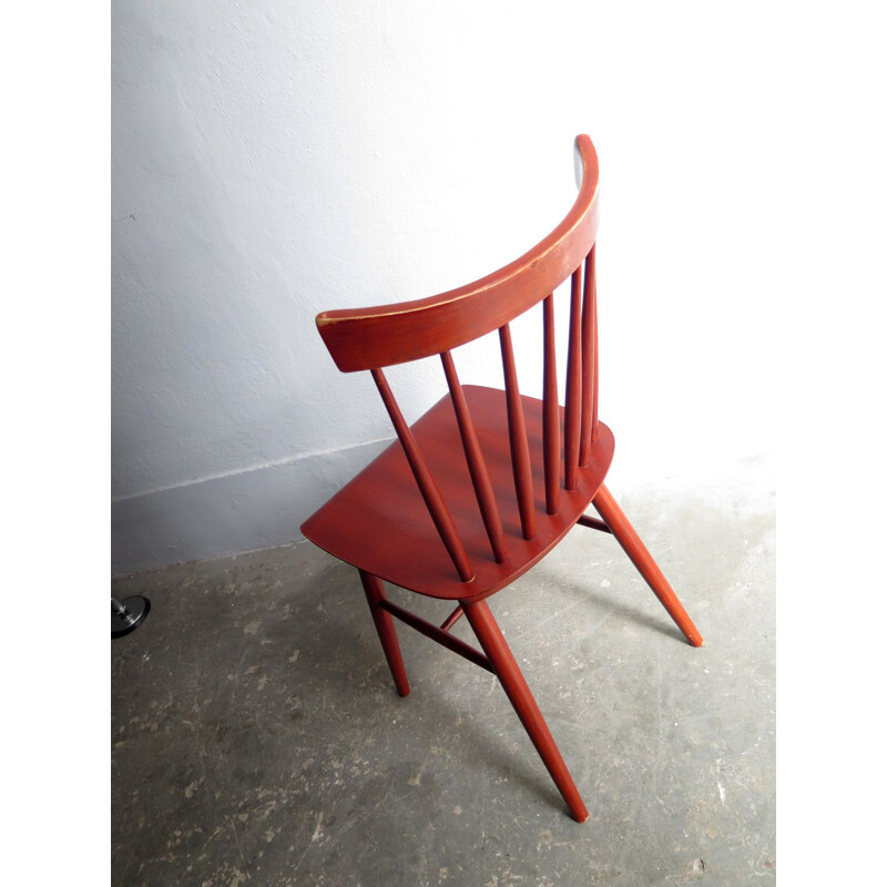 Chaise vintage en bois rouge scandinave 1950
