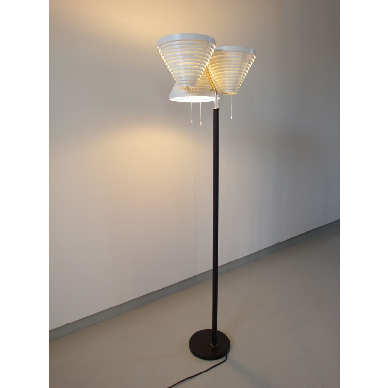 Vintage A809 Floor Lamp Produção precoce por Alvar Aalto, Valaisinpaja Oy, Finlândia, 1959