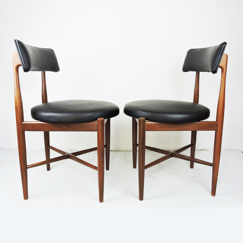 Ensemble de 6 chaises vintage en teck et en vinyle du milieu du siècle par G-Plan 1969