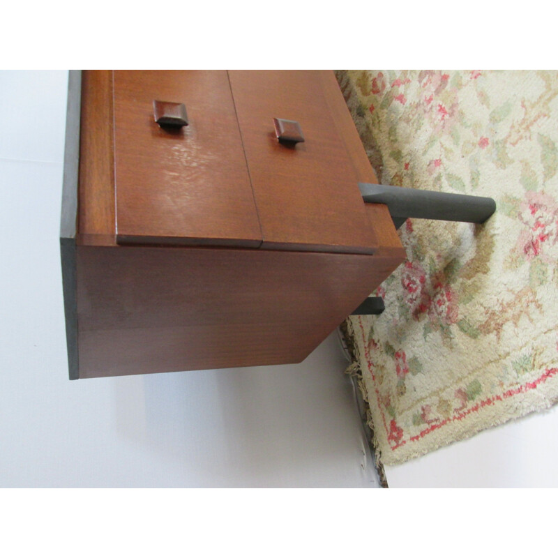 Vintage mahogany chest of drawers