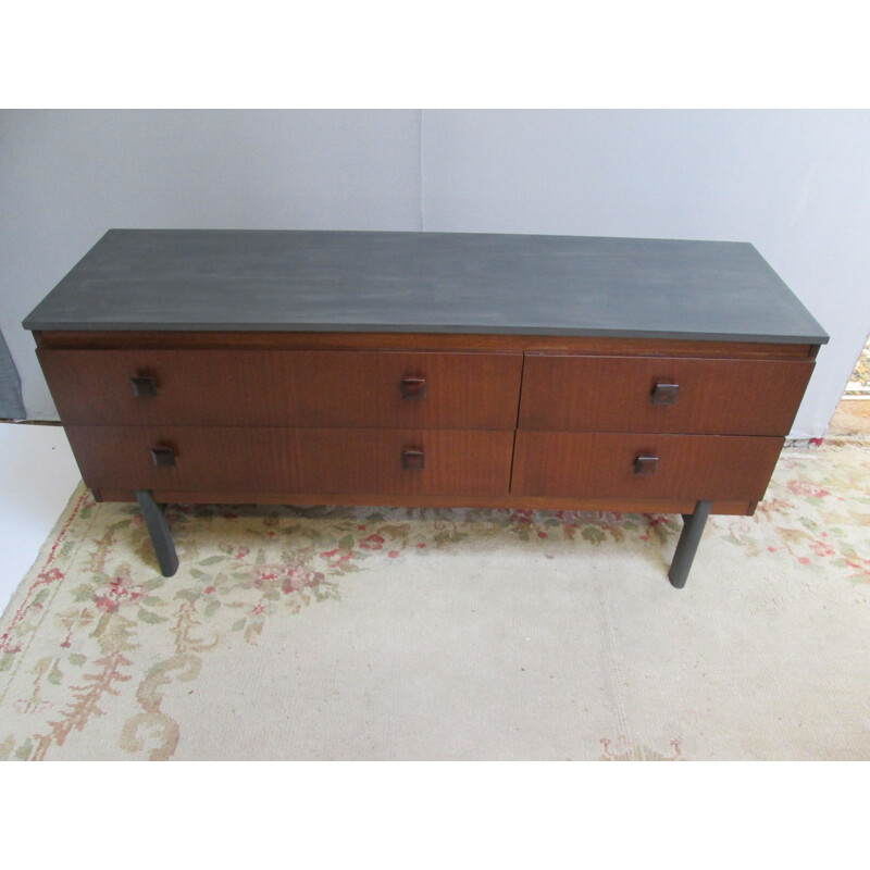 Vintage mahogany chest of drawers