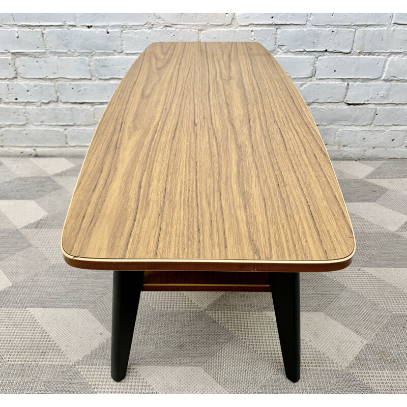 Table basse vintage avec étagère en formica 