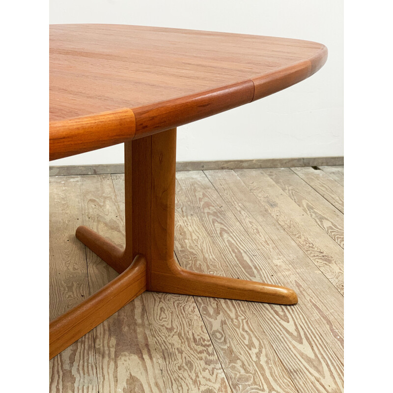 Mid Century  Oval extendable Teak Dining Table by Rasmus Danish