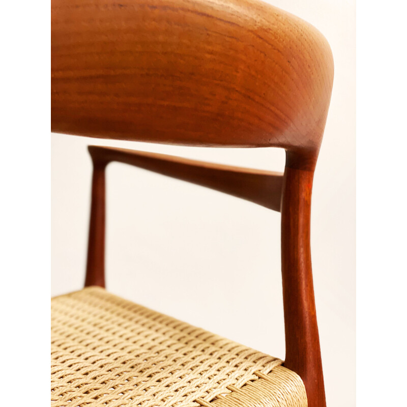 Paire de chaises à accoudoirs vintage en teck du modèle 56 de Niels O. Møller pour J.L. Moller