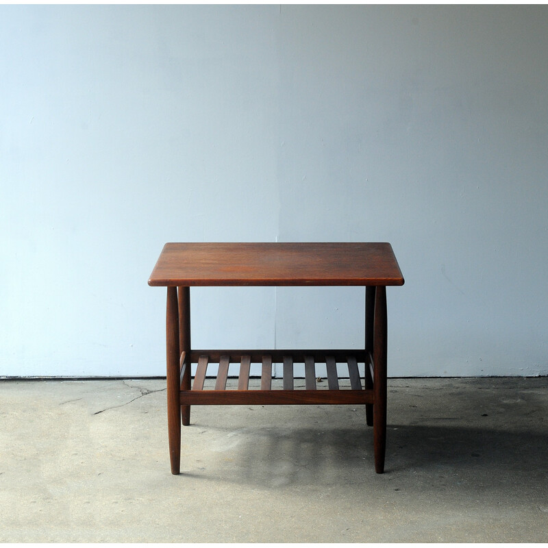 Scandinavian side table in teak - 1960s