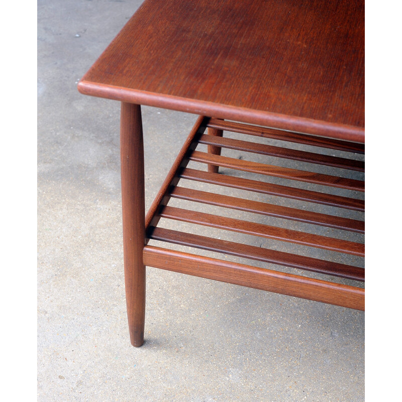 Scandinavian side table in teak - 1960s