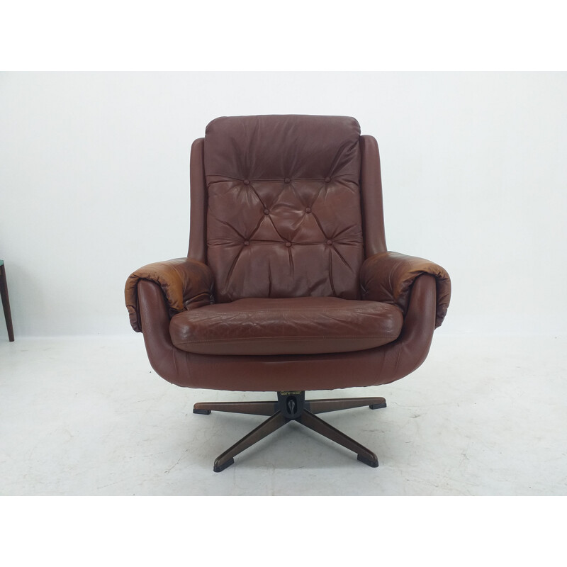 Mid Century Swivel Leather Armchair, PeeM, Finland, 1970s