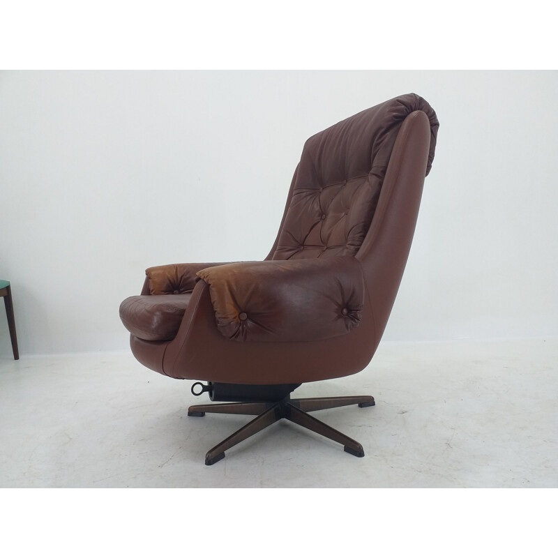 Fauteuil pivotant vintage en cuir PeeM, Finlande 1970